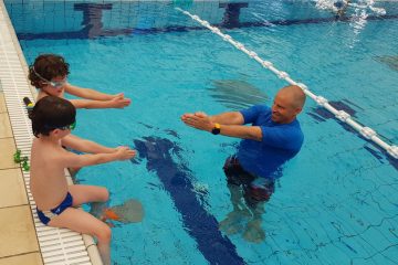 קורס מדריכי שחייה לילדים: התמודדות עם רמות שונות של שחייה בקבוצה